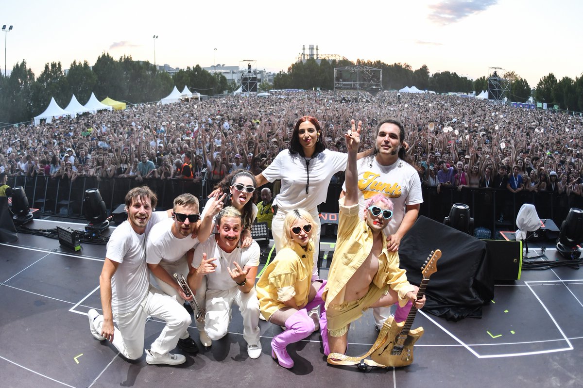 EndofaCentury.it tweet media