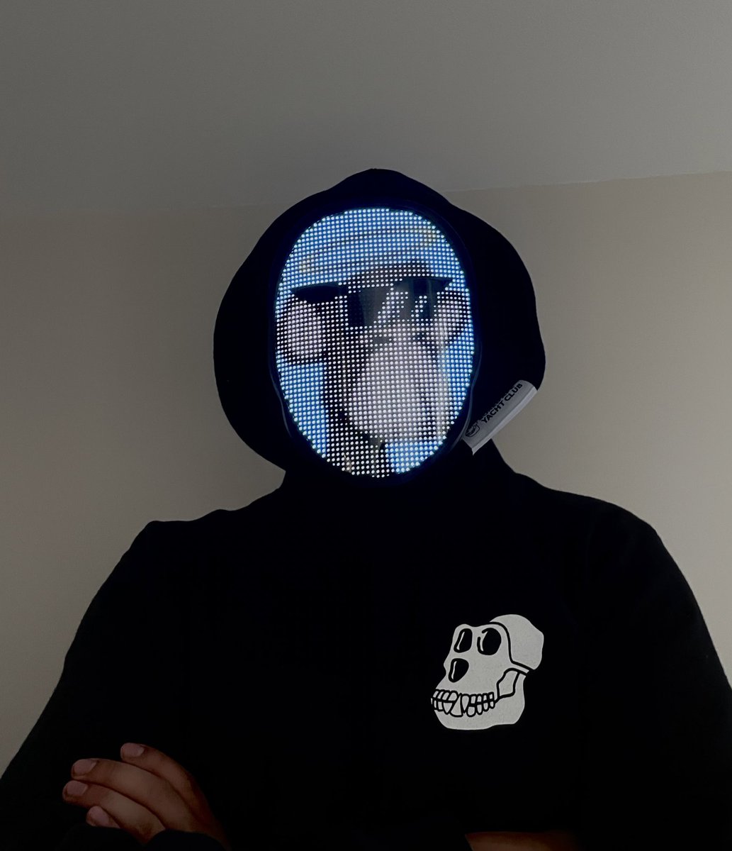 FF_V12's tweet photo. Gm🔅

just doxxed myself how do I look? @BoredApeYC https://t.co/DvtwxJFBnS