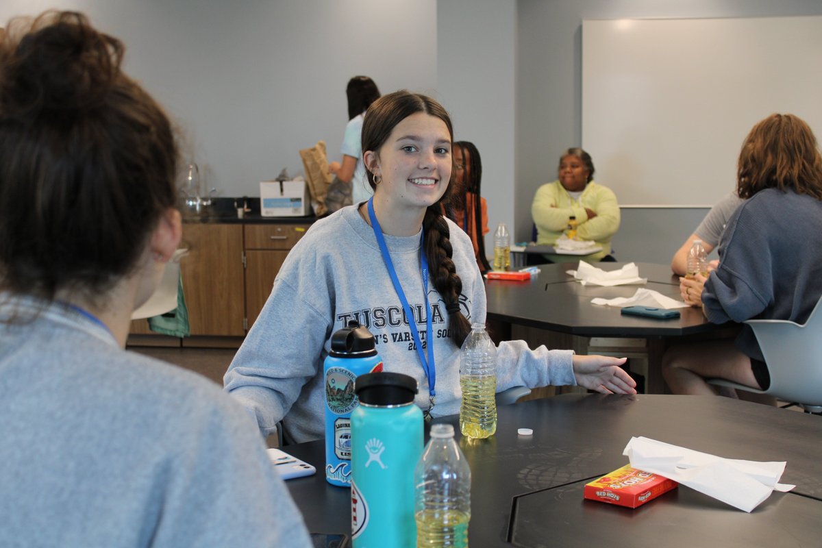 accel_ncssm's tweet photo. Morganton campers are really engaged in forensics and robot building.
 #SummerAccelerator #NCSSMSummer https://t.co/VuKytjIA32