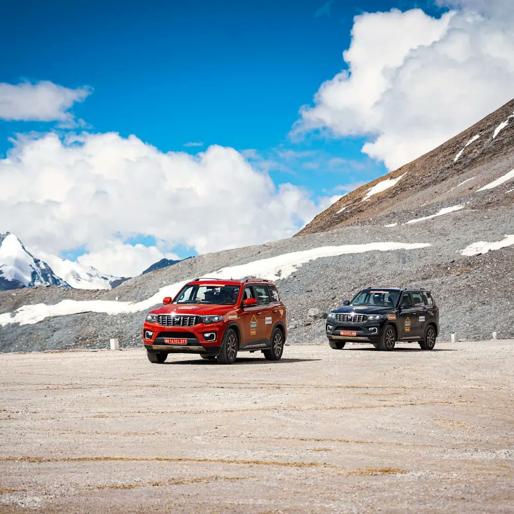 MahindraAdvntr's tweet photo. The higher you go, the better you get at exploring the impossible. Our tribe of thrill-seekers began their journey from Manali to Jispa on day 2 of #MonasteryEscape. Day 3 was all about off-roading action and enjoying a meal by the riverside in Jispa. 

#MahindraAdventure https://t.co/MrVuS2CqKs