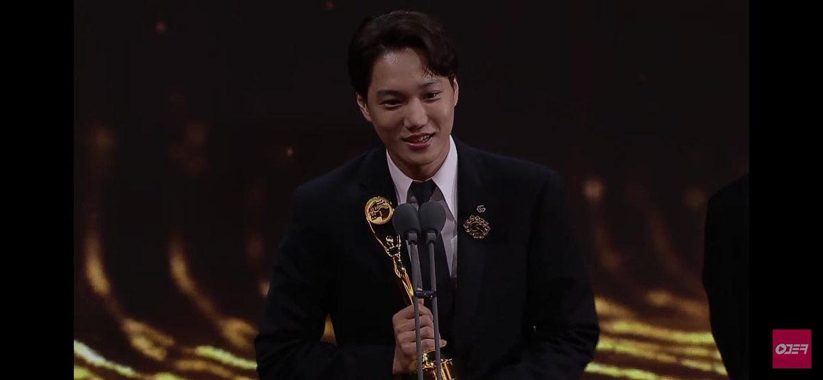 AdriK1420's tweet photo. Recuerdo a Jongin decir que él era tímido para los programas de variedades, pero intentó estar en más programas para que exol pueda verlo, todo el esfuerzo que hizo para New World valió la pena 😭😭😭
#NewWorldStarKAI https://t.co/1DobGzSEPC