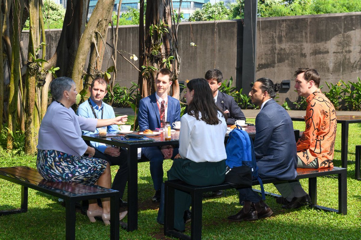 Discussing how young people can support the @G20org ambition to #RecoverTogetherRecoverStronger with Australia's Y20 delegates ahead of this week's Youth Summit. Best of luck to the young leaders taking part this week!