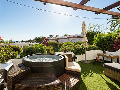 EVportimao's tweet photo. Is buying a vacation home worth it? https://t.co/Puys0pqZs4 https://t.co/zYC3rCoId0