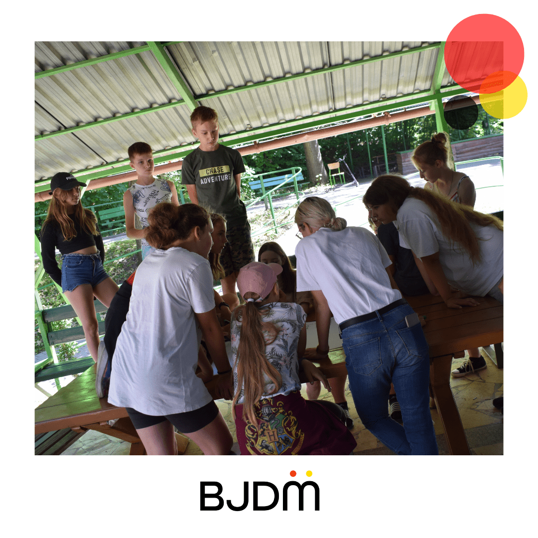 BJDMZMMN's tweet photo. 🇩🇪 Kinder- und Jugendwerkstätten in Ziegenhals 😃🙌🎉
🇵🇱 Warsztaty kolonijne w Głuchołazach 😃🙌🎉

#BJDM #ZMMN #Jugend #MlodziezMN #DeutscheMinderheit #MniejszoscNiemiecka #SKGD #TSKN #Glucholazy #Ziegenhals https://t.co/4VNh2fu56r