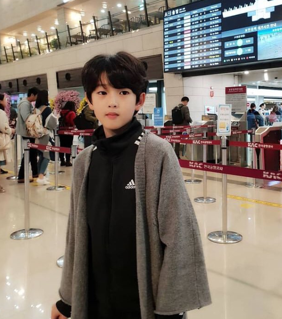 hourlyejun's tweet photo. #YEJUN hasn't change a bit <3 https://t.co/XldXGEBiuB
