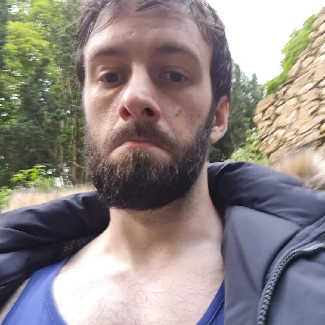 KesslerEffect's tweet photo. Shooting a new music video last night. @Randyed_ looking quite happy in his thick winter coat on the hottest day of the year 🤌🤌 #musicvideo #idiots #itswarm #hashtag https://t.co/IArqrfO41Y