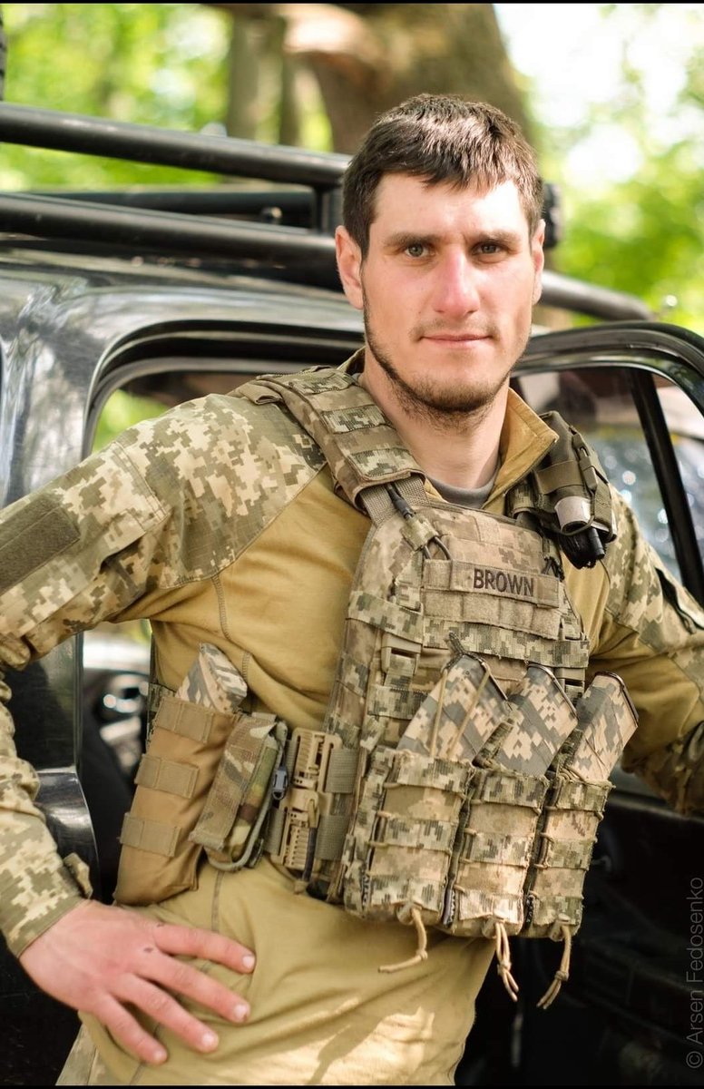 Gerashchenko_en's tweet photo. "Brown" is from Kharkiv. He defends his city since the first day of war. 

"Brown" says: "When Russian troops entered Kharkiv they thought they would be met with flowers. They were met with guns from every window". 

Source: https://t.co/hvw4ILSN5u https://t.co/bmB9LEkzqs