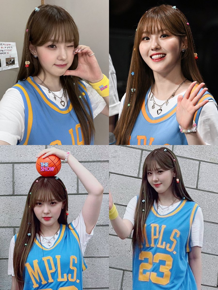 today’s chaehyun 💙🤍