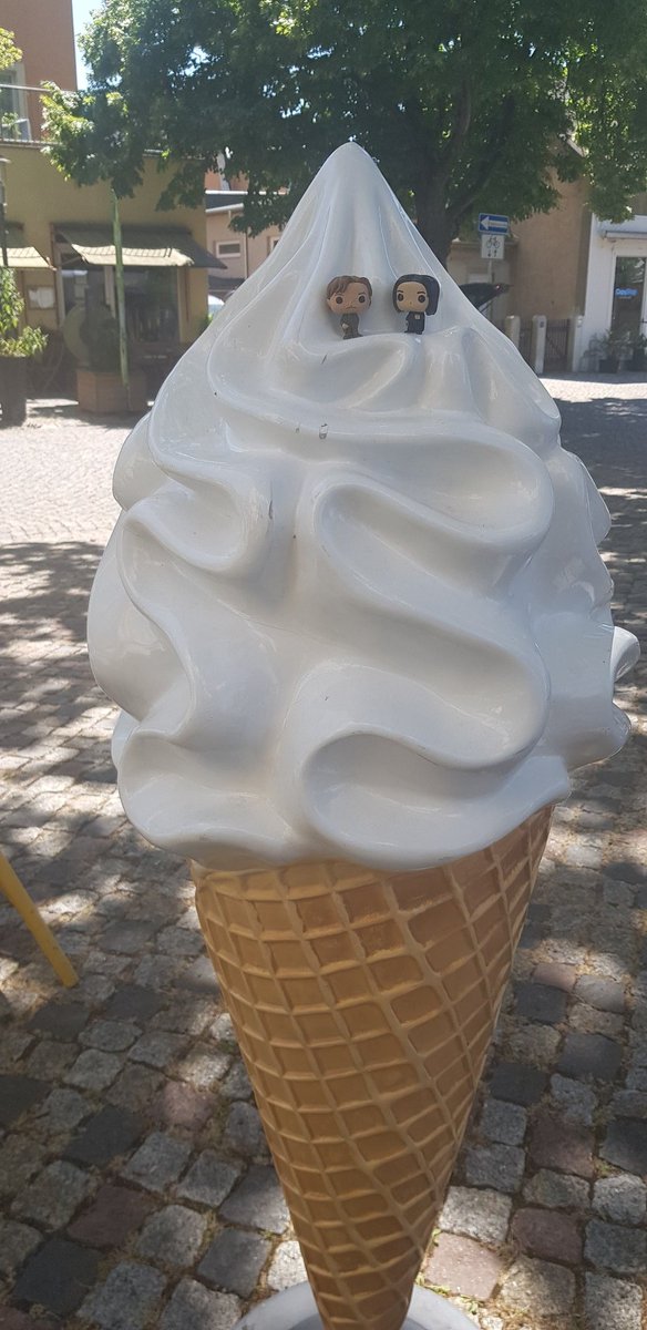 annaonthemoon's tweet photo. "Lupin, why am I not surprised you found a giant ice cream?"
#MiniLupin #MiniSnape #RemusLupin #SeverusSnape #Snupin #HarryPotter https://t.co/VUozqoflRC