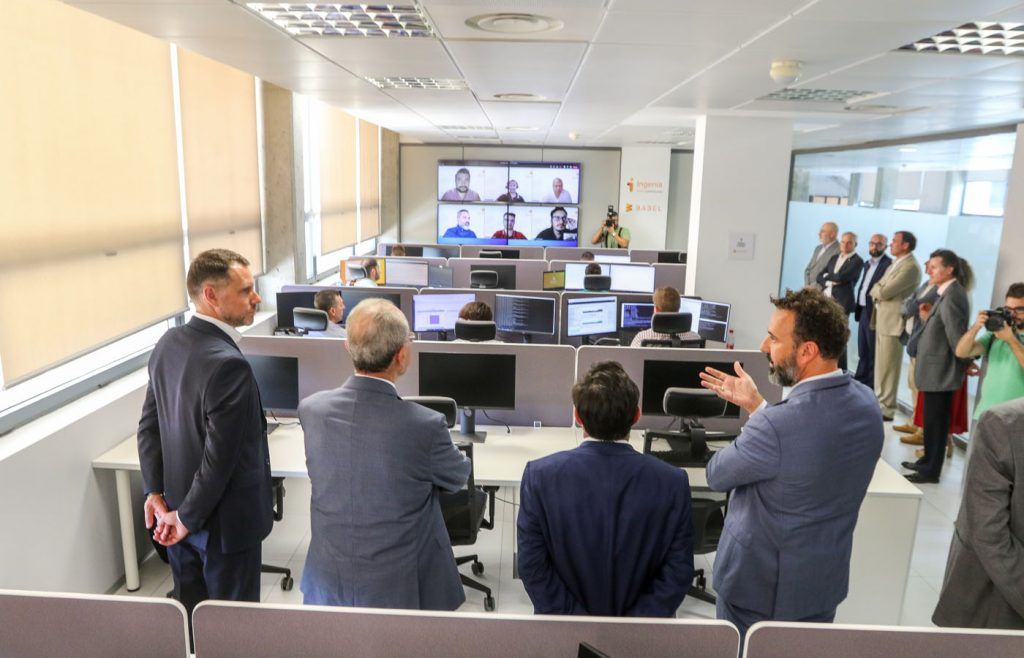 Vida_Economica's tweet photo. #GRANANGULAR |  Babel refuerza su hub internacional de ciberseguridad en #Málaga.

📸 ¿Quieres ver el resto de fotografías? Pincha en este enlace: https://t.co/QLWLwIkmHp https://t.co/0GleGxAS54