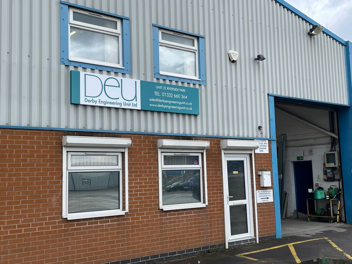 DEU showing off their newly refreshed aluminium tray signs.

#signsexpressderby #signsexpress #sxderby #signage #metamark #vinylgraphics #signagesolutions #graphicdesign #print #design #derby #DerbyEngineeringUnit