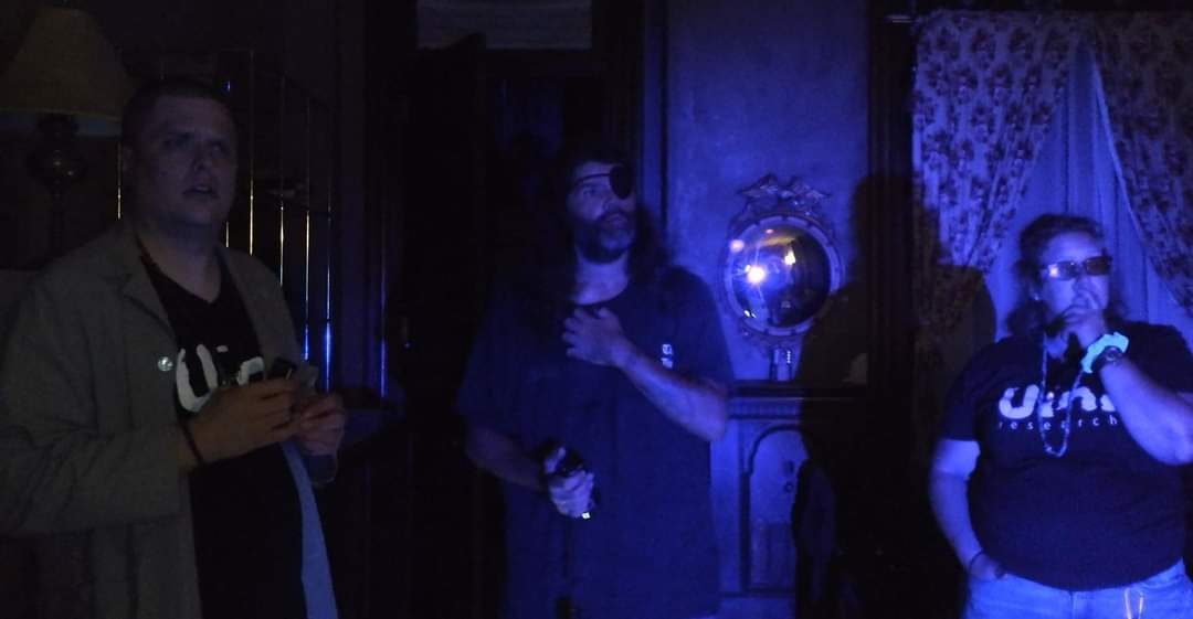 So far many of these "moments" during the filming of the Paranormal Puzzle feature length film for PARAFlixx. The looks on our faces says it. "It's a trap!"
#paranormalpuzzle #uiniresearch #legacy4project #paraflixx #paraflixxfamily #paraflixxoriginals #DareToStreamAlone