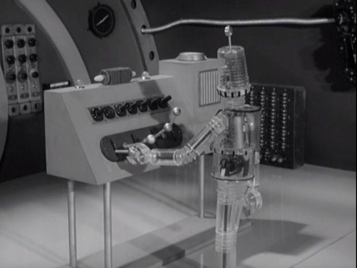 billherbert's tweet photo. @anicegreenleaf @JoanneLimburg New role model: can work levers! Presses switches! May even be up to pressing buttons!
- Probably plastic but could be glass, hopefully both recycled and toughenedโฆ #GlassRobot https://t.co/Bw793zTIlX