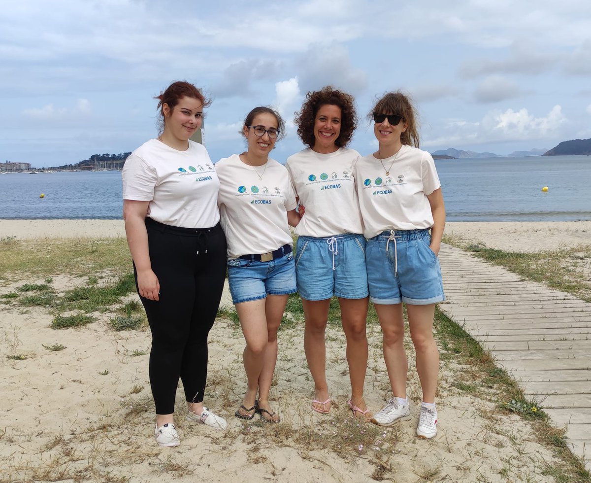ECOBAS_'s tweet photo. 🌍Hoxe estivemos participando nunha xornada de limpeza de praias 🏖️ xunto coa @AmicosAsoc e o Parque Nacional Marítimo-Terrestre das Illas Atlánticas. Maiores e pequen@s tomaron conciencia coa doutora en Ciencias do Mar, Marina Gómez, da importancia desta actividade. https://t.co/SQHscDk8Xp
