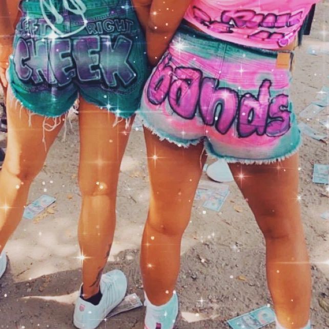LuxuriiLiLii's tweet photo. Left CHEEK Right CHEEK BANDS
#bandsremix #bestfriend #luxgang #actinbad #realbad
.
.
.
.
#viral #twerk #watchmework #freaknik #freaknik22 #videodroppingsoon #fyp #besties #femalerap #femalesnexttoblow #newartist #mygangbetterthanyours #showout #popout #… https://t.co/QMPpM52Uxl https://t.co/OIGnqZV4sr
