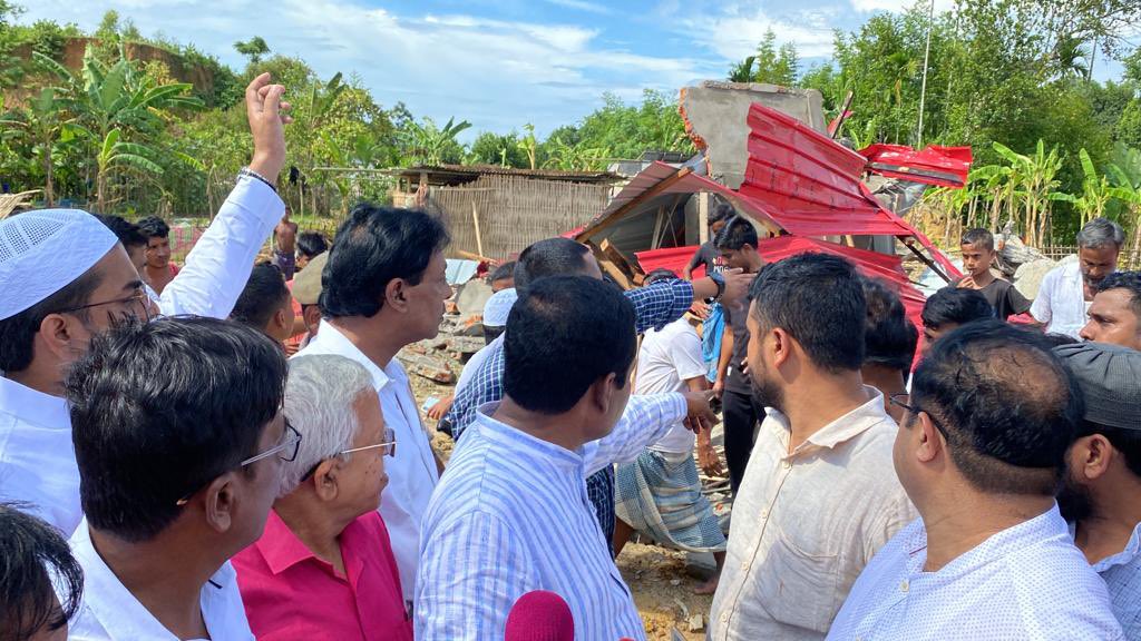 KUBarbhuiya's tweet photo. On the instructions of AIUDF President @BadruddinAjmal sahab, a team of AIUDF visited the evicted families at Kotamoni in ​​Patharkandi LAC to take stock of the situation. https://t.co/MJldbtKvT3