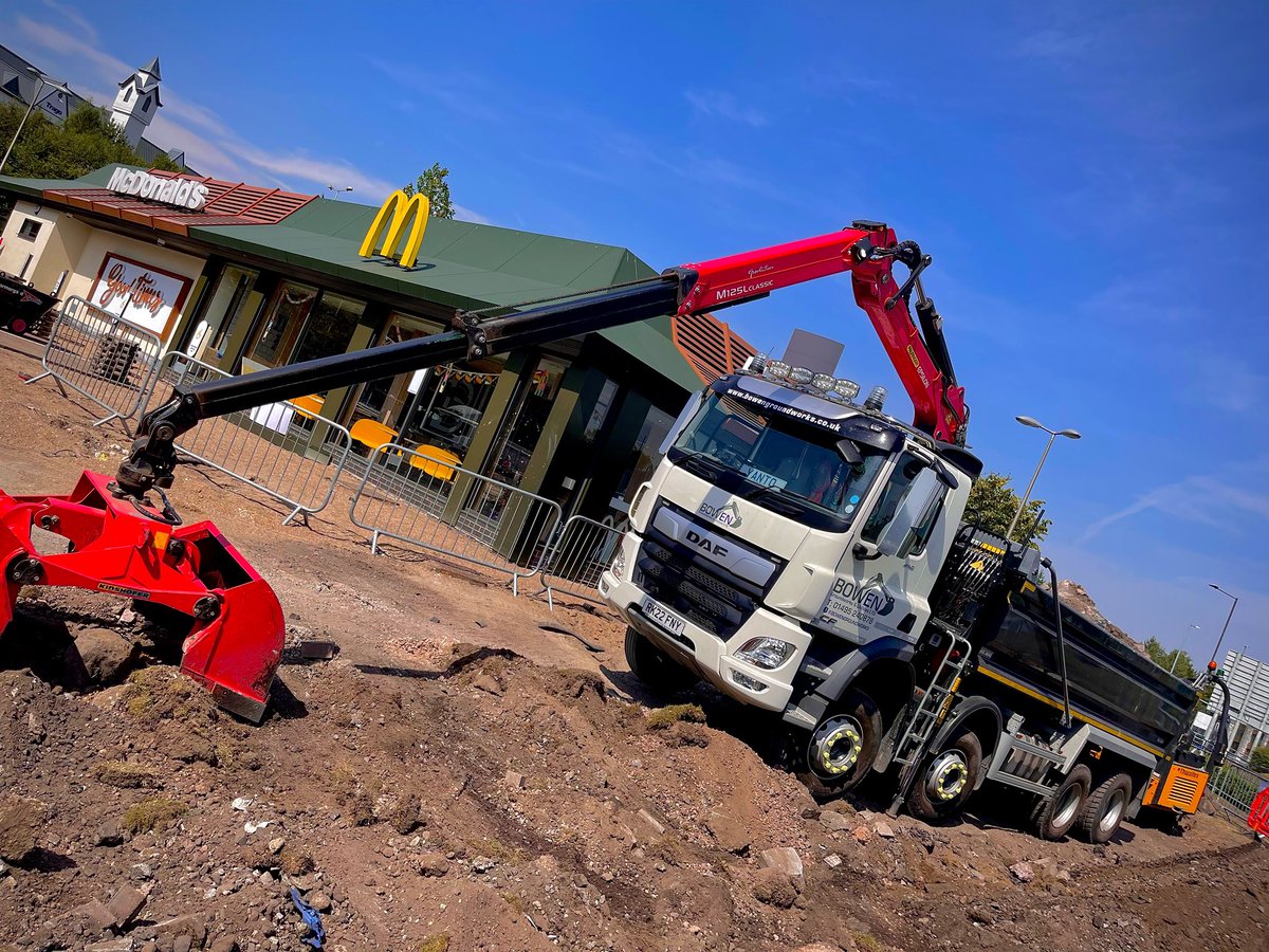 I’m Lovin’ It 🍟

#daftrucks #excavator #digger #ulconstruction #aggregates #muckaway #recycling #constructionuk #groundworks #groundworker #tipper #grabhire #businessexpansion #sitework #roadworks #southwales #Follow #instadailyphoto #ganger #machine #badboy #imlovinit
