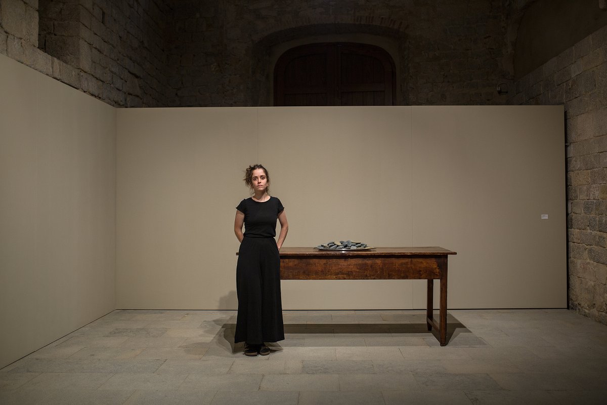 BolitGirona's tweet photo. #Mèdia Dediqueu una estona del dia d'avui a passejar per l'exposició "Parar Taula" d'Isabel Banal i @turasanglas a través de les magnífiques imatges de @CarlesPalacio 

Amb @patrimonigencat 

📌https://t.co/gS5dzN2EhW https://t.co/Lu6FpQqLg6