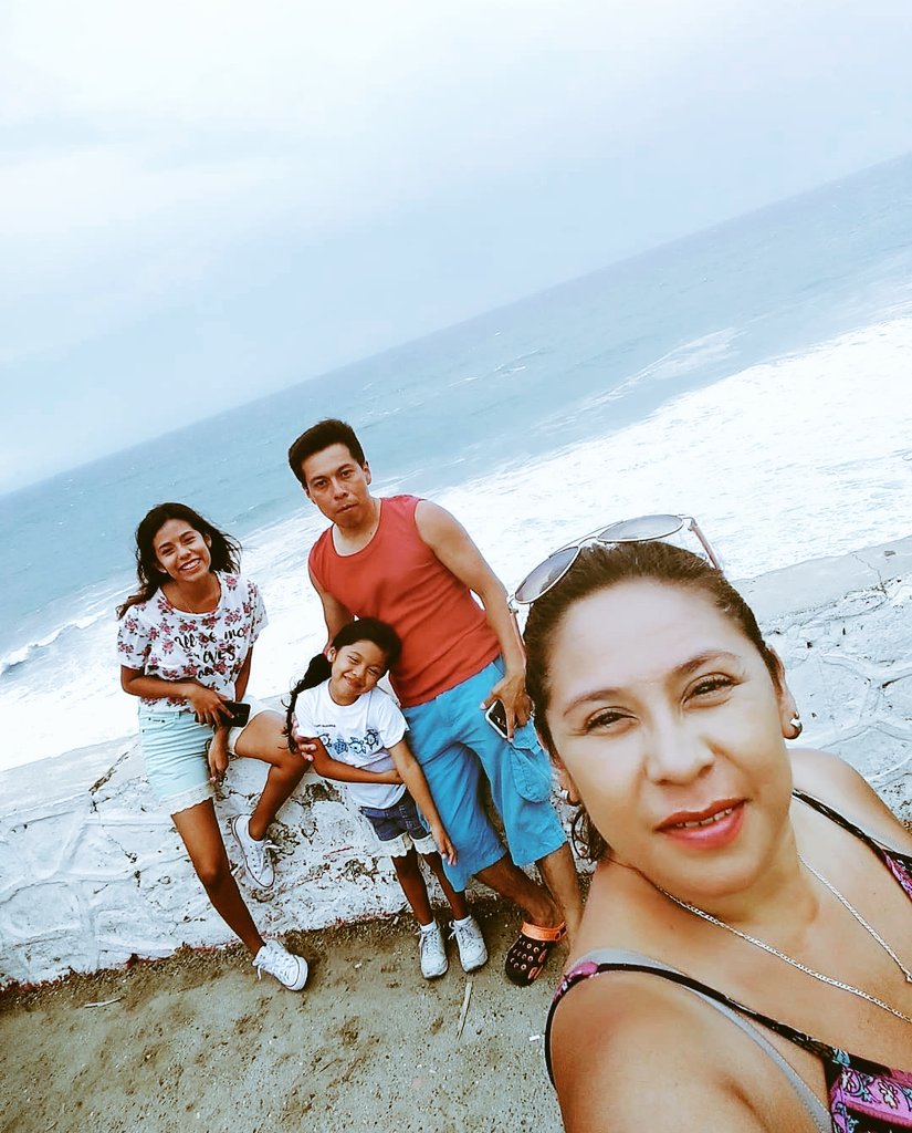 FansDeLa991's tweet photo. #LoBonitodeViajar es que afianzas los lazos familiares... @YODEBUENAS
@FansDeLa991 @Bettycachita @MarioDjbross80s @kyara_trujillo_ #Sugey 🥰 https://t.co/JsUgrNcNPy