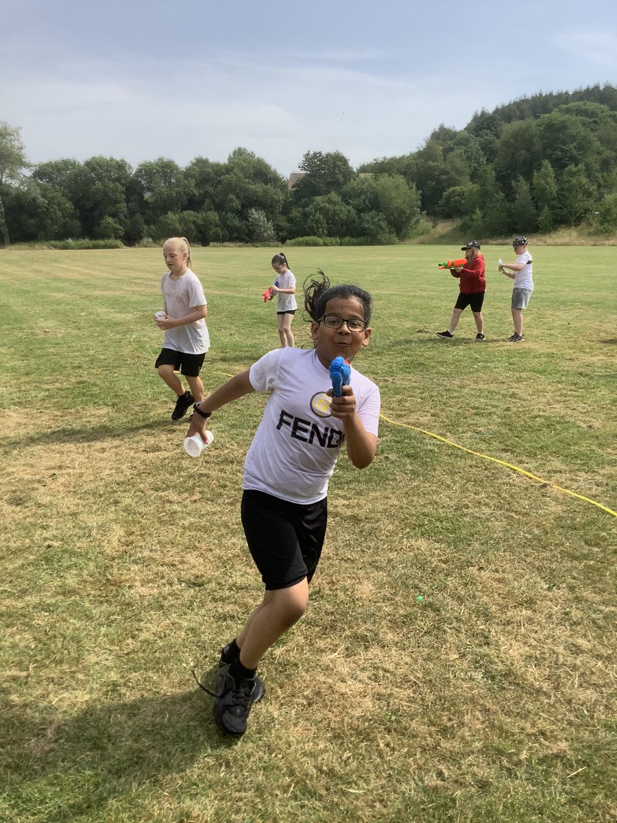 PeelParkClass13's tweet photo. No better way to cool down in this weather than with a good old water fight ☀️🤪 https://t.co/pHCS94WDbU