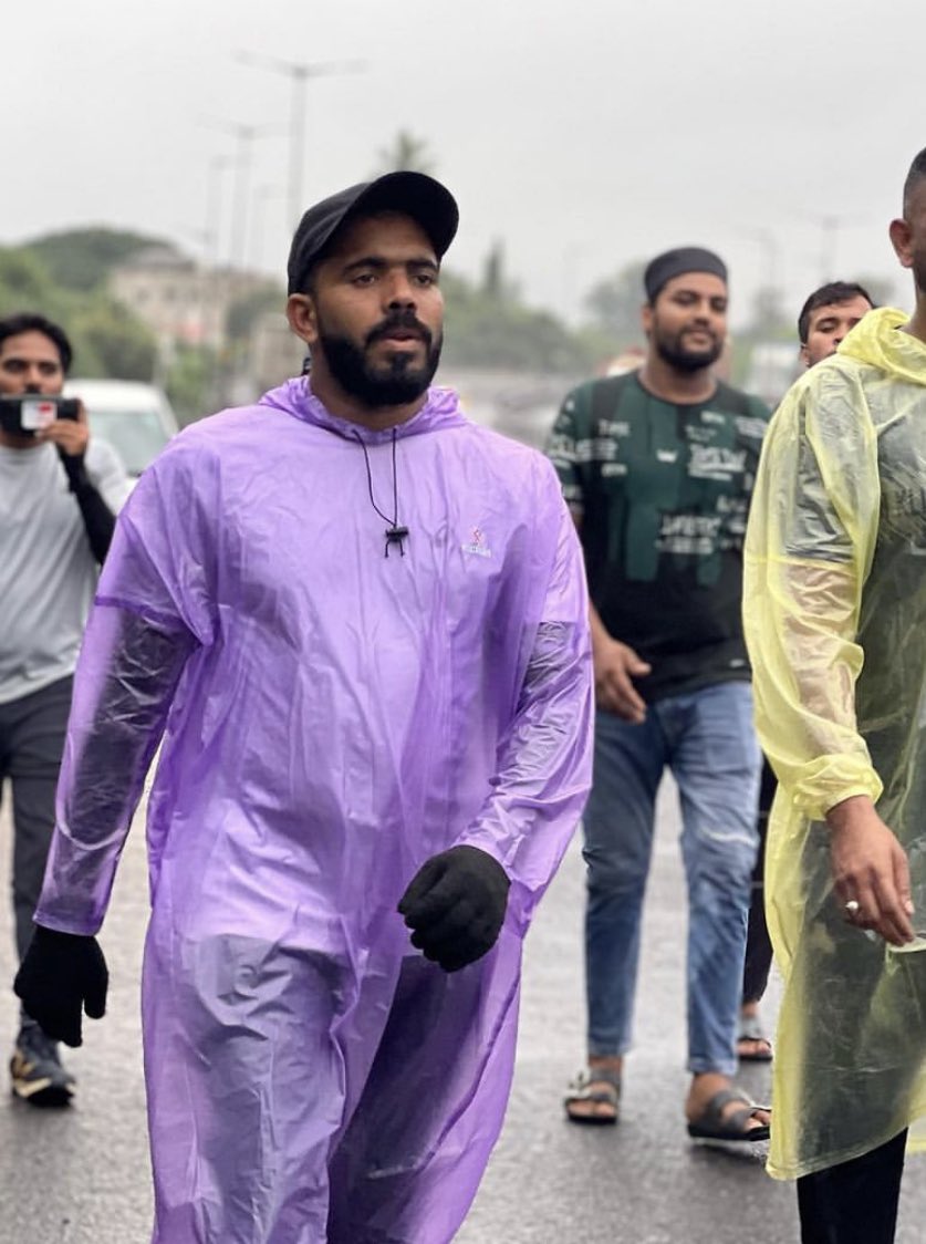 Mohammadkaif_07's tweet photo. Tera mehman hamarein shahar se kya gujra,
Lakho dilo main wo utar gaya,
Jate jate har ek ko rula gaya,
Har ek ke dil me hajj ki ummeed jaga gaya.

#shihabchottur #Hajj https://t.co/hVxX0AqlCg