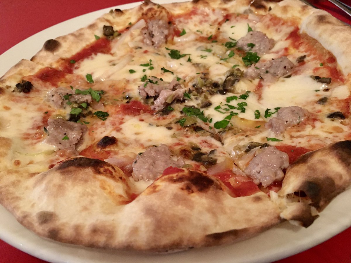 ayana_gohan's tweet photo. At Itarian restaurant
I ordered the fish mousse with shrimp.
It was sorrounded with zucchini slice.
The homemade mayonnaise gives good sourness to the dish, and the choopped onion has good texture.

This rest aurant is popular as delicious pizza.
#pizza 
#Italian https://t.co/7D0DvVcO5E