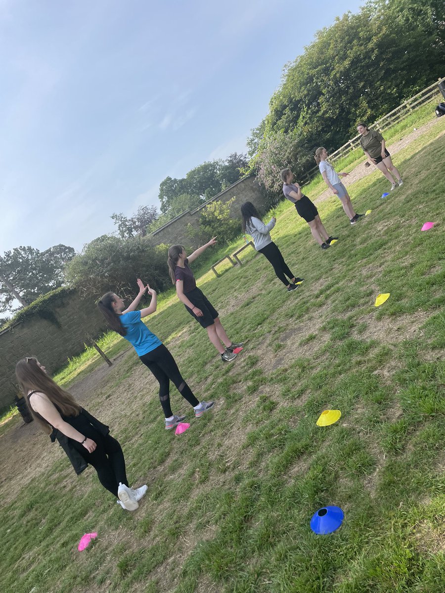 Park View School PE tweet media