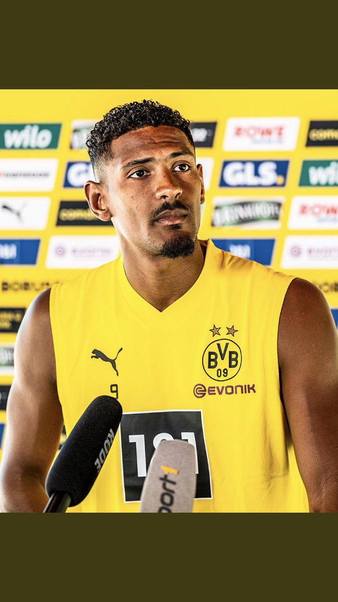 F00TYDAILY's tweet photo. Dortmund has announced that Sébastien Haller has been diagnosed with a testicular tumor.

Get well soon 🙏 https://t.co/XFZ6ojUzpl