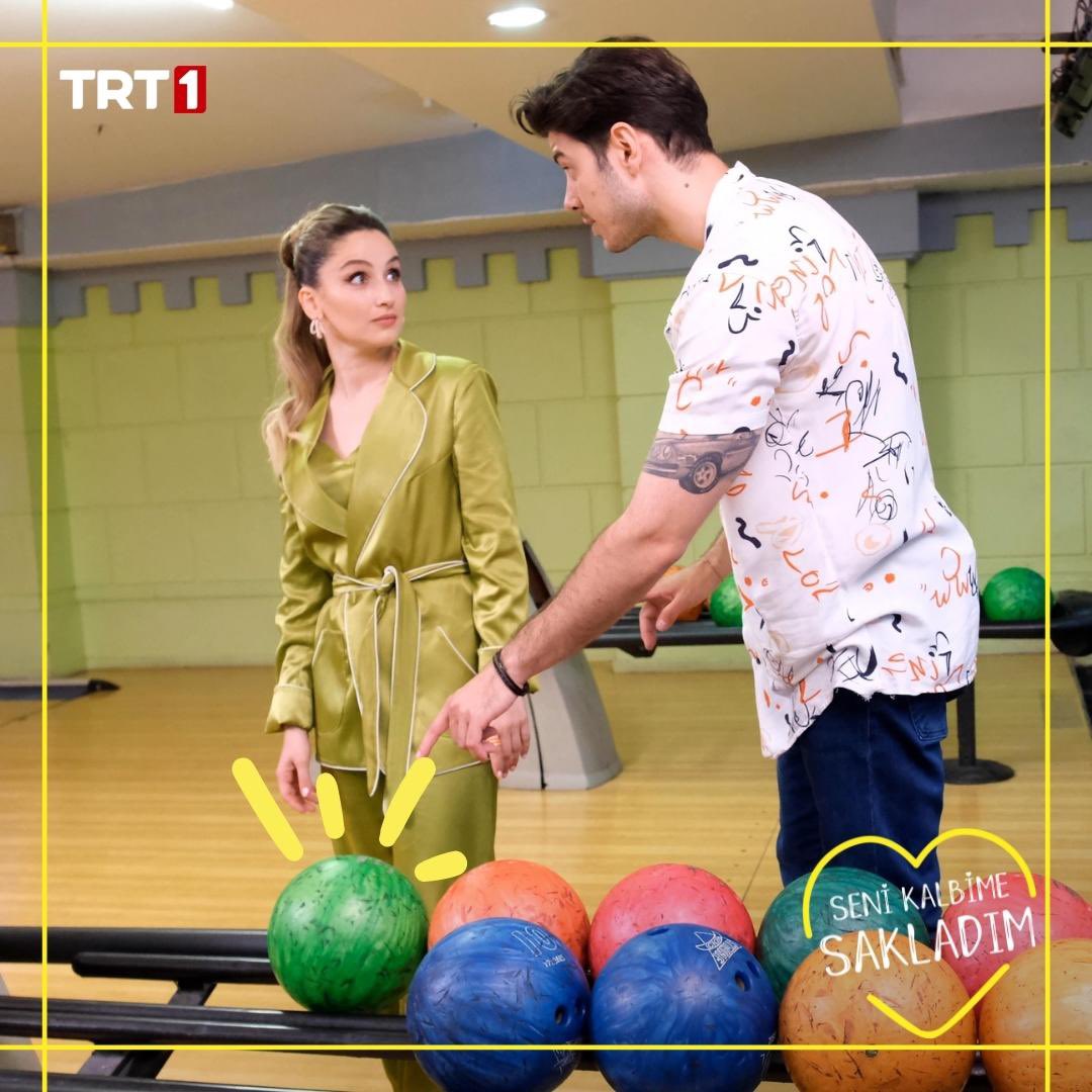 Güven o son atışı atmasa daha iyi olurdu sanki. 😜

#SeniKalbimeSakladım yeni bölümleriyle her perşembe 20.00’de #TRT1 ‘de.

<a href="/trt1/">TRT 1</a>