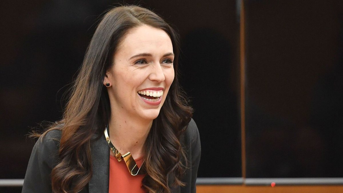 Welikumbura's tweet photo. This is @jacindaardern prime minister of #NewZealand 🇳🇿. She assumed office when she was 37 &amp; brought her country forward as a model state that is respected by the whole world. Our people think you need to be old &amp; wise to be a state leader.

#lka #SriLanka #politics #GoHomeRanil https://t.co/1tYwox6KND