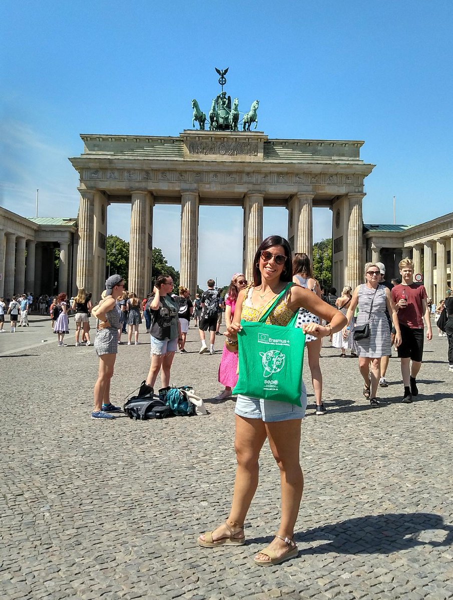 Escola Marià Fortuny tweet media