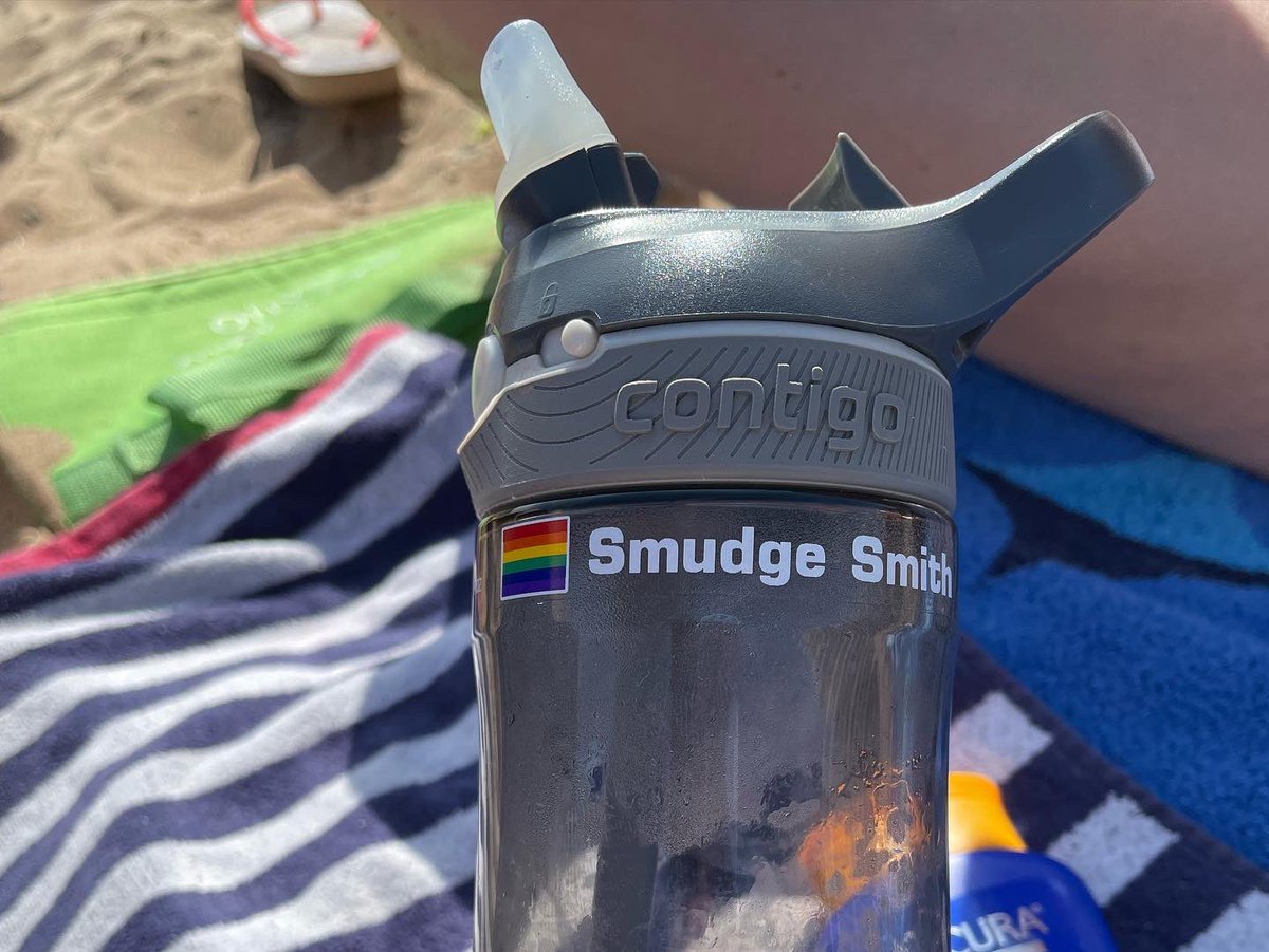 Hope you’re all coping with the heat. Don’t forget to drink. Personalise your bottle with our name stickers. Many flags available. Check out the Decal Designer on our website. Link in Bio. #heatwave #bestoftheday #pride #contigo #hydrate #gonetothebeach #photooftheday #LoveIsland