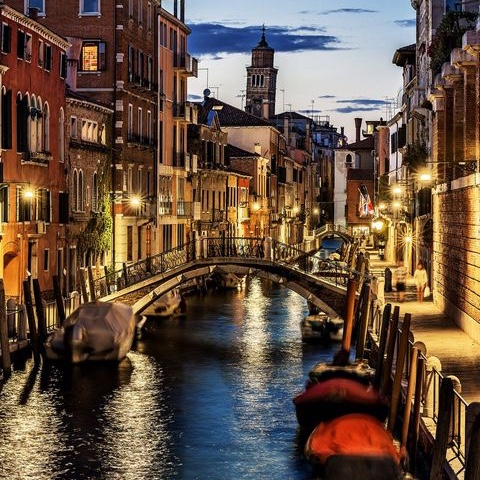 KBurkebooks's tweet photo. Where I'd rather be today: Wandering around Venice.
#KimberlyBurke #bookwormclub #readingclub2022 #whereidratherbe #enjoylifeinthepresent #beautifuldestinations #VeniceItalia #aestheticvacationvibes #beautifulplaces #tuesdayvibes #idratherbehere #mentallyimhere #HappyTuesday https://t.co/9Xv677EmZh