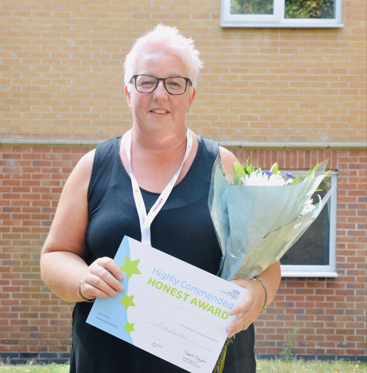 ⭐️Congratulations to Trina Wootton, Office and Business Manager for @nuhinstitute, who’s been Highly Commended in the Honest category of the #TeamNUHAwards.⭐️ She was nominated by colleague Alana Singh who praised Trina for supporting others, and being open and honest.