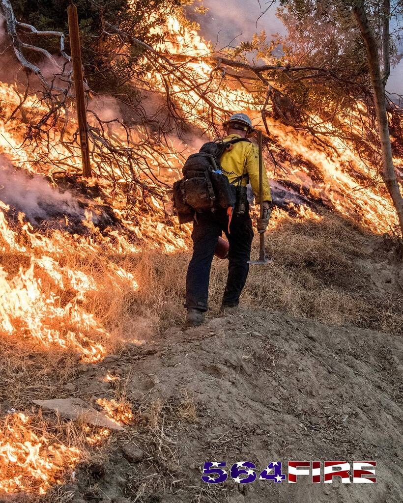 564FIREPhoto's tweet photo. @sanbernardinocountyfire @oldcajoncrew6 working the recent #PerrisFire #itallgoesdowninthedino https://t.co/n4uyfZPM1Y https://t.co/NSYaYfjKDE