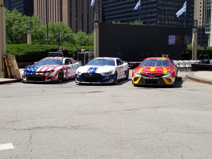 ClaireBLang's tweet photo. Arrived at NBC Tower #BeatReporter @SiriusXMNASCAR https://t.co/pAF74F6E2s