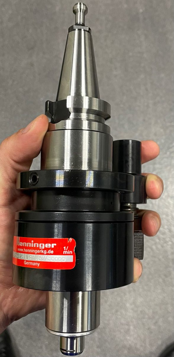 PlatinumTooling's tweet photo. It's happy customers that make @PlatinumTooling what it is. @ConceptMT used a #Henninger spindle that added 50,000 RPM and rotated 7.67 times for each spindle rotation.
#anglehead #precisionmachining #speedincreaser #mfg https://t.co/JbCrYeJiIH