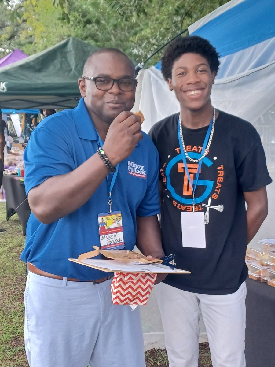 MincyPollock's tweet image. On Saturday, Mincy had the distinct honor to be a Judge at the Young Biz Kid Day. Mincy believes in Small Businesses and wants to help expand their capacities and help them grow. 
#SolutionsForBusinesses