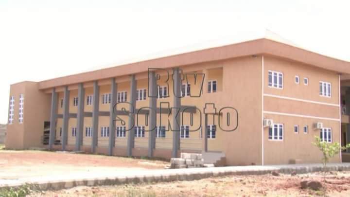bdanfulani's tweet photo. Newly constructed Government Girls Science Academy Kasarawa  by present administration of Gov @AWTambuwal. https://t.co/9s1vtPM2fT