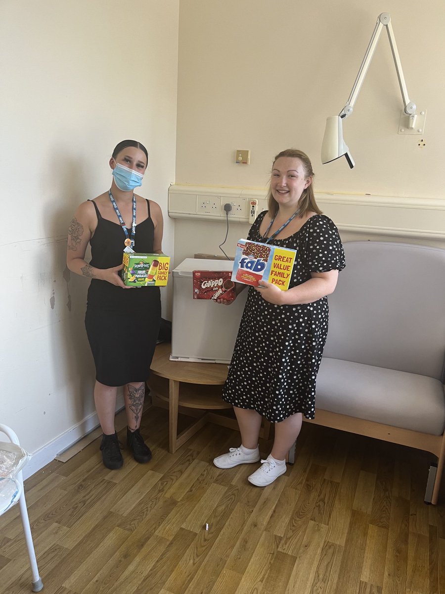 Dionne White RN (@dionne_whitenuh) on Twitter photo A Lovely family gifted D58 with a fridge and ice Lollies . Needed in this HOT weather β¦<a href="/SarahMack24/">Sarah Mack</a>β© β¦<a href="/HcopTeam/">TeamHCOP_NUH</a>β© β¦<a href="/HCOPTHERAPY_NUH/">HCOP Therapy Team @nottmhospitals</a>β© A Lovely family gifted D58 with a fridge and ice Lollies . Needed in this HOT weather β¦<a href="/SarahMack24/">Sarah Mack</a>β© β¦<a href="/HcopTeam/">TeamHCOP_NUH</a>β© β¦<a href="/HCOPTHERAPY_NUH/">HCOP Therapy Team @nottmhospitals</a>β©
