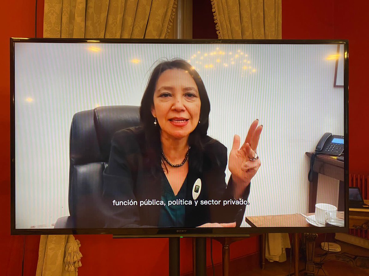 Integridad_gob's tweet photo. ¡Avanza el diseño de nuestra #EstrategiaIntegridad!
Hoy nos reunimos con representantes ministeriales en una jornada de trabajo para compartir miradas, #cocreando una Estrategia robusta y eficaz para nuestro país 🇨🇱 https://t.co/rsaCK5STsG