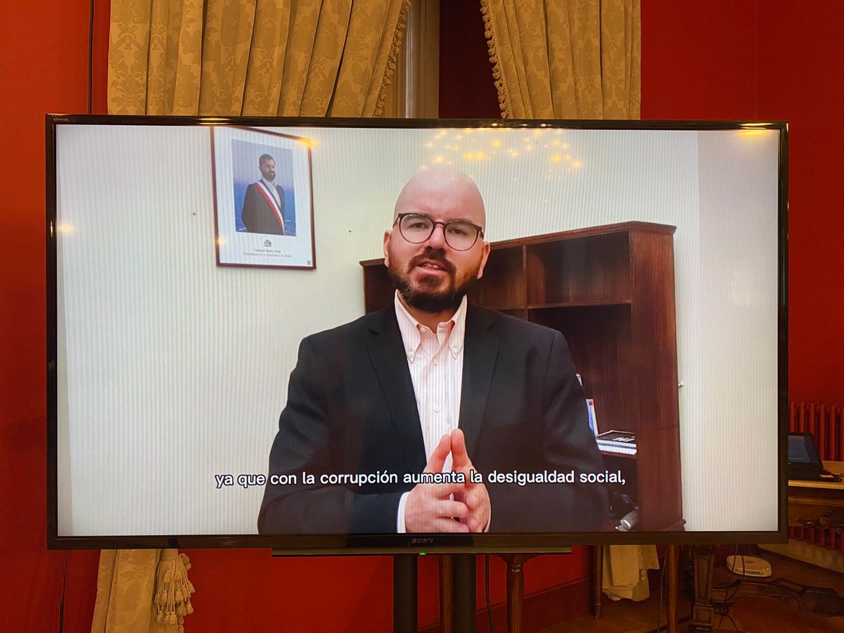 Integridad_gob's tweet photo. ¡Avanza el diseño de nuestra #EstrategiaIntegridad!
Hoy nos reunimos con representantes ministeriales en una jornada de trabajo para compartir miradas, #cocreando una Estrategia robusta y eficaz para nuestro país 🇨🇱 https://t.co/rsaCK5STsG