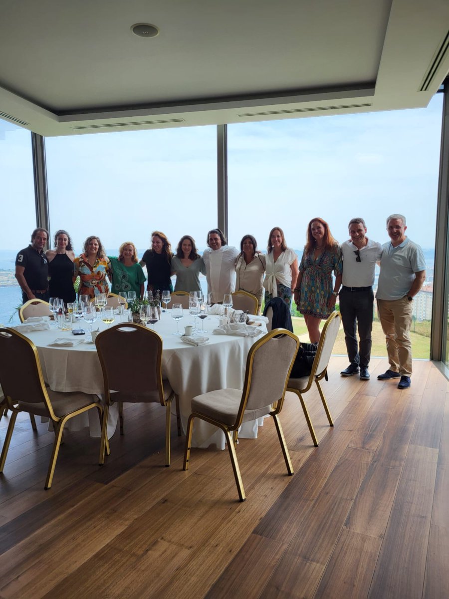 acorunacb's tweet photo. Seguimos rememorando el "Fam Trip" de la semana pasada, en el cual pretendimos dar a conocer la atractiva oferta de A Coruña para el turismo MICE. 

¡Repetiremos! 

𝘈 𝘊𝘰𝘳𝘶ñ𝘢, 𝘶𝘯 𝘰𝘤𝘦𝘢́𝘯𝘰 𝘥𝘦 𝘦𝘯𝘤𝘶𝘦𝘯𝘵𝘳𝘰𝘴 https://t.co/IwbY7OxIZI