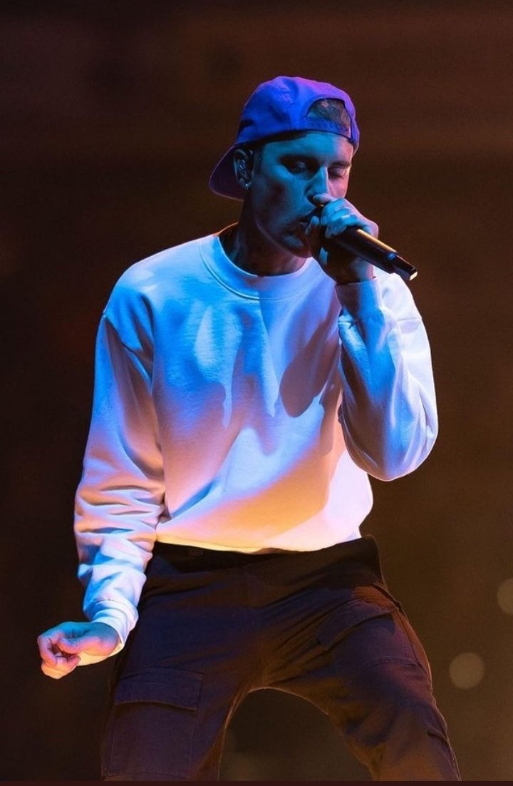 Pariii_10's tweet photo. BIEBER IS BACK Y'ALL!!! Justin is resuming Justice World Tour. Get ready for new pics and new clicks. https://t.co/Auwq0Had5W