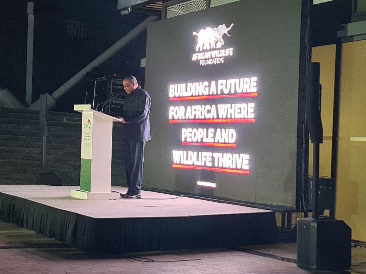 Nancy_Githaiga's tweet photo. Let's look for long term solutions to our conservation challenges, band aid actions cannot work! 
To partnerships that have a lasting impact!, 🥂
Former Prime Minister of Ethiopia Hailemariam Desalegn
#APAC2022  @AWF_Official https://t.co/FG0dmQzOie