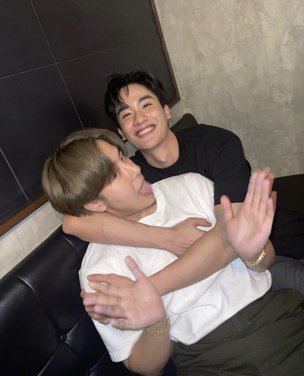 mochiwc's tweet photo. THIS IS WHAT WE GET FROM TAY’S BIRTHDAY 🥹🥹🥹🥹🥹🥹🥹🥹🥹💖💖💖💖💖💖💖💖💖💙💛
สำลักความน่ารักตุยไปเลอㅠㅠㅠㅠ
#Tayarm #เตอาร์ม https://t.co/J0S8TFUKVT