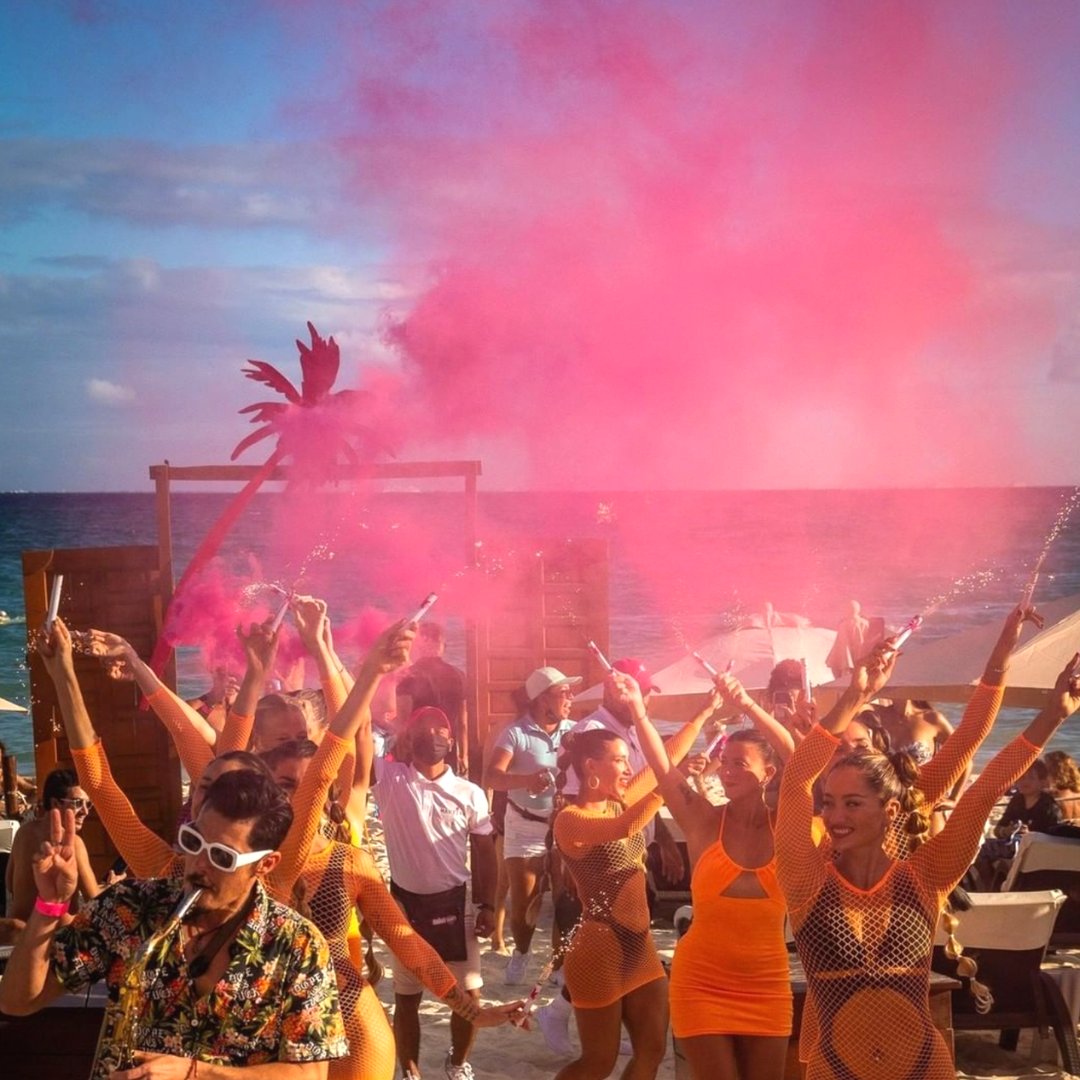 Best beach club in Playa del Carmen? ...GO 😎🌊

📷- @martinabeachclub has got to be up there, right? 

#beachclub #beachclubplayadelcarmen #travelplayadelcarmen #pdc #playa #travelmexico