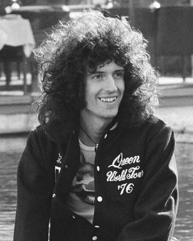 KeepRockRolling's tweet photo. Happy Birthday Brian May, lead guitarist snd founding member of Queen! #queen #rockandroll #music #brianmay #birthday https://t.co/bLpil9Sma8