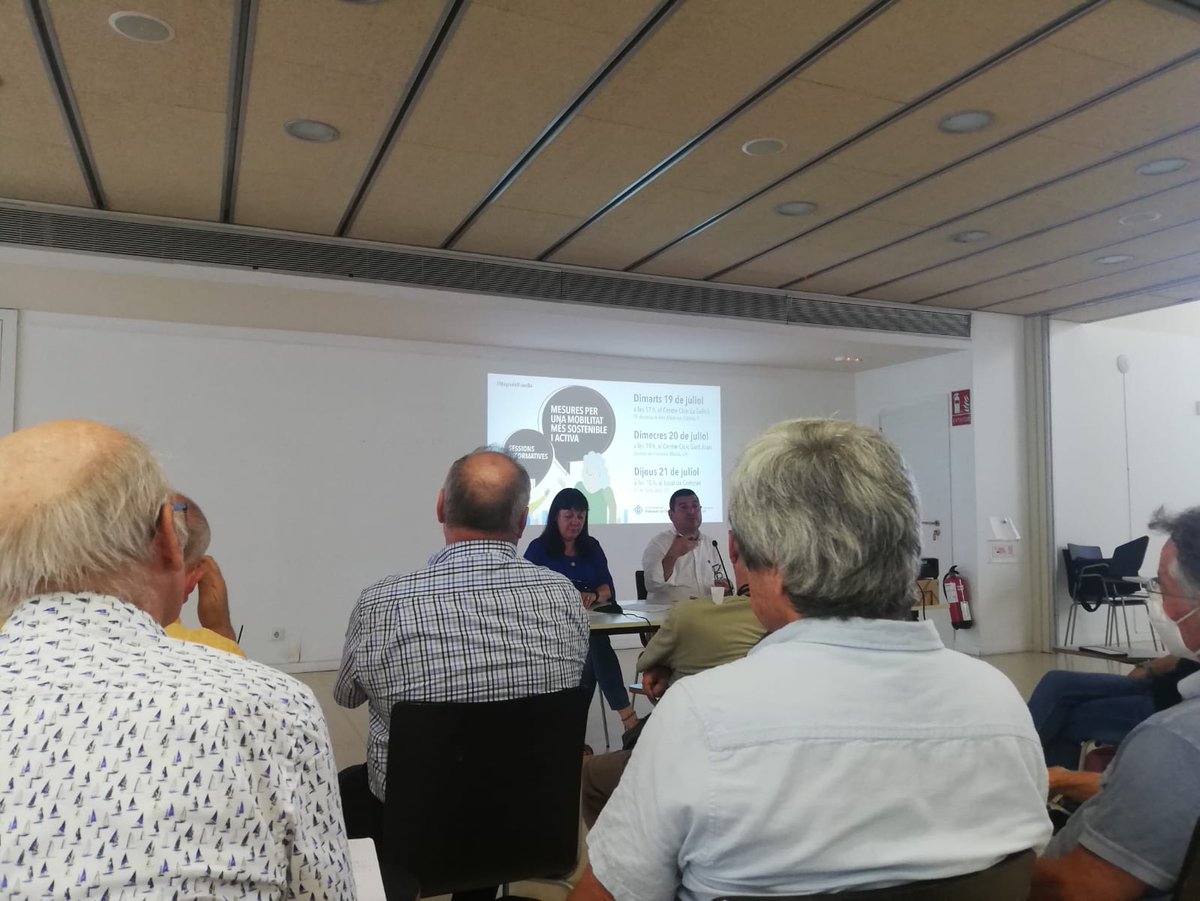 GremiVNG's tweet photo. Participem en la sessió informativa de @ajuntamentvng sobre properes actuacions per fer una vila més sostenible i pacificar el centre... #femvia #femvida #femvila @gerenciafihr @VilanovaTurisme https://t.co/PltJkDFnW0