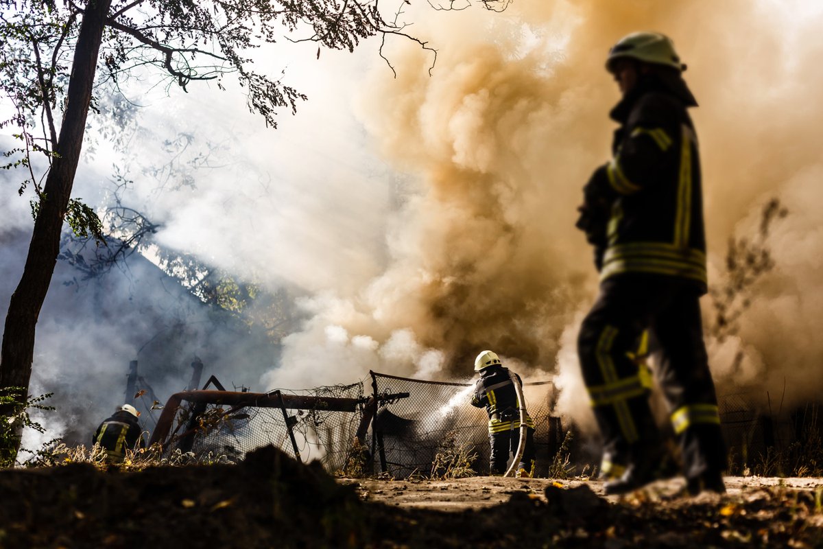 Wildfires cost billions of dollars to fight and recover from annually, and for businesses, the impacts of a wildfire can be catastrophic. These wildfire preparation tips could make the difference between staying in business and losing it all: servicemasterrestore.com/blog/weather/p…